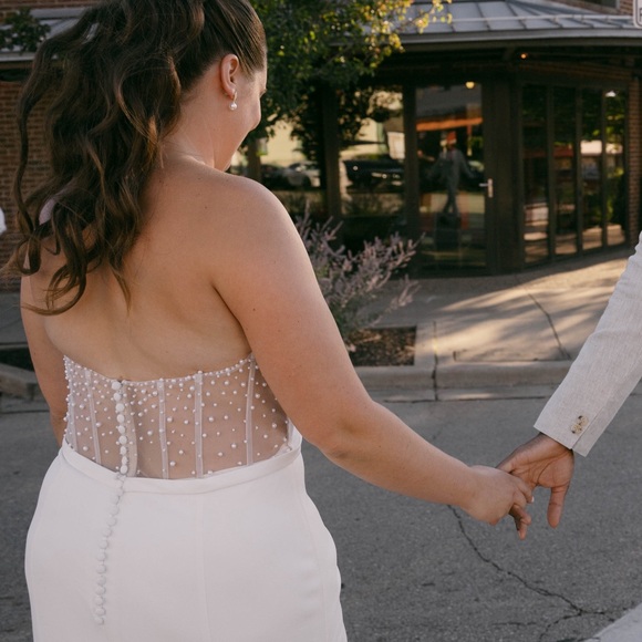 Wedding Dress - Vow’d - Picture 5 of 9